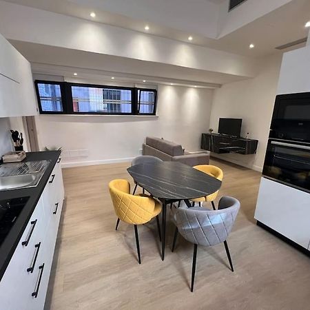 Castello Estense Luxury Apartment - Centro Феррара Екстер'єр фото